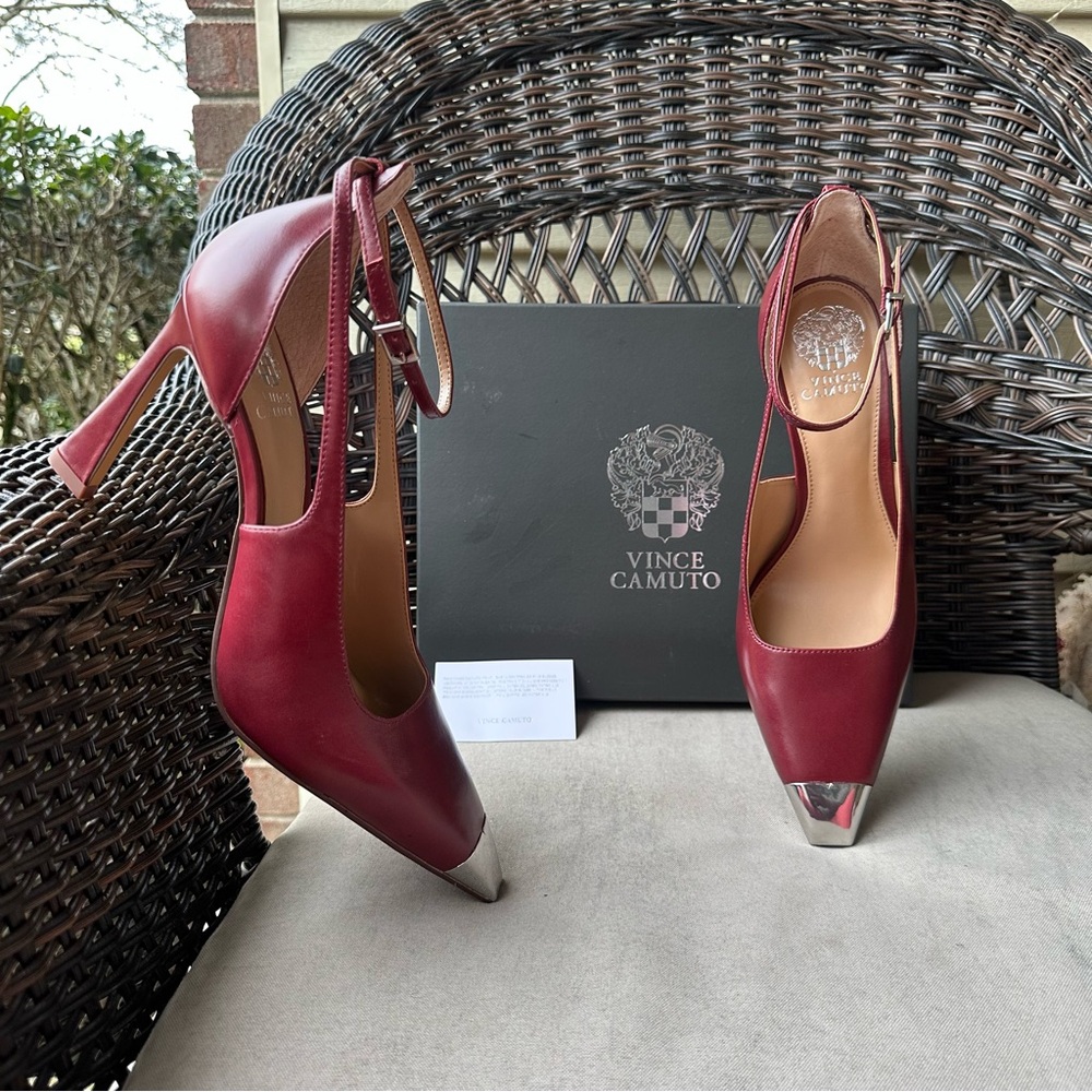 Vince Camuto Sachel Cap Toe Pump 12 - Picture 3 of 16